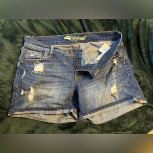 Old navy boyfriend fit shorts